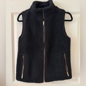 JCrew black Sherpa vest size XS
